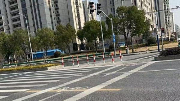 中博证券 新闻追踪：宝荻路中央隔离带将打开，缓解周边居民出行难